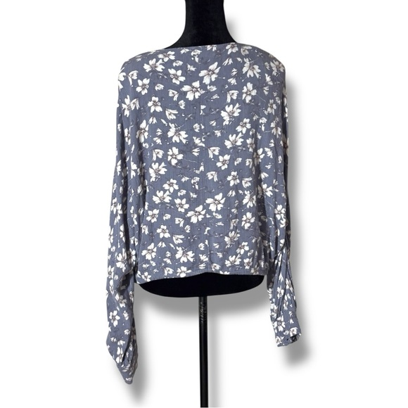 Dress Forum Free People Gray/Purple Blouse with Bishop Sleeves and Relaxed Fit - Picture 7 of 16